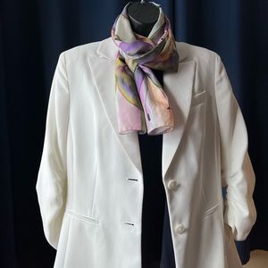 A white Peter Nygard  blazer. Size 10.